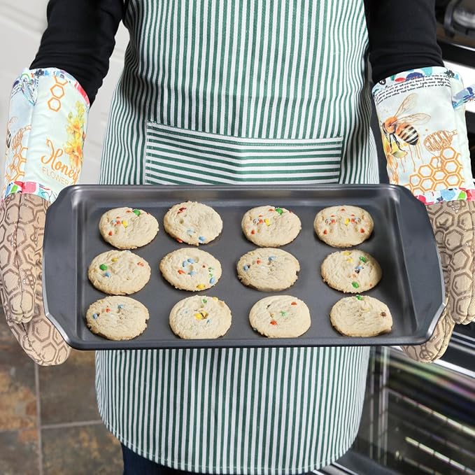 Alselo Oven Mitts 1 Pair, Silicone Printed Kitchen Mittens,7"x13.5" | Heat Resistant & Non-Slip Oven Gloves, Fashion Animal Design with Soft Quilted Cotton Lining for Baking Cooking BBQ (Khaki 2)