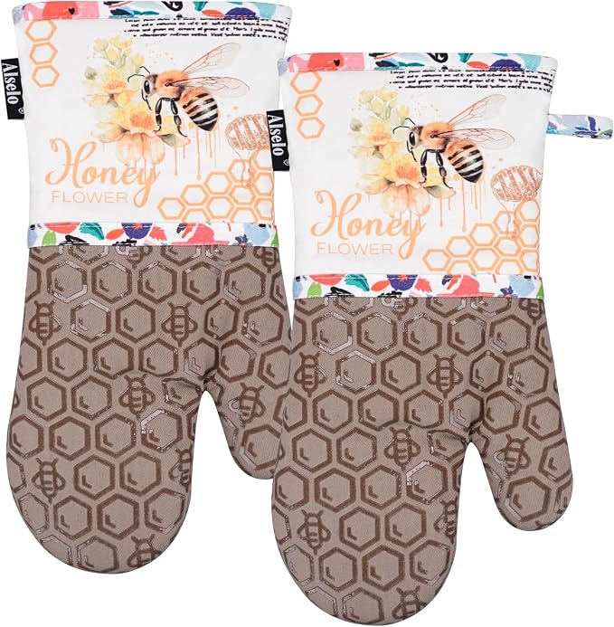 Alselo Oven Mitts 1 Pair, Silicone Printed Kitchen Mittens,7"x13.5" | Heat Resistant & Non-Slip Oven Gloves, Fashion Animal Design with Soft Quilted Cotton Lining for Baking Cooking BBQ (Khaki 2)
