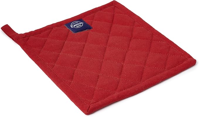 Encasa XO Pot Holders, Quilted Kitchen Hot Pads 8"x8" Red | 100% Heavyweight Cotton | Quilted Insulation | Multipurpose Trivets & Hot Pads | Hanging Loop | Set of 2