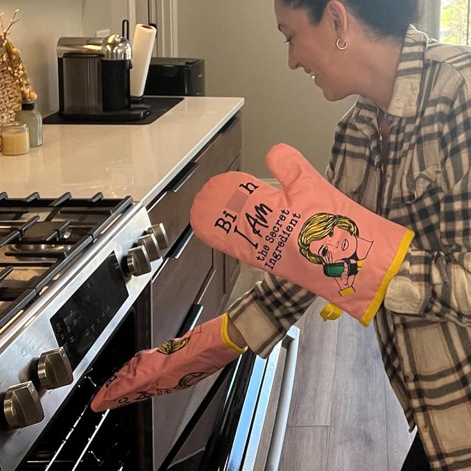 Miracu Funny Kitchen Cooking Oven Mitts, Baking Stuff Baker Gifts for Women | Pink Kitchen Accessories, Cute Baking Gifts for Women Mom, House Warming Gifts New Home, Christmas Birthday Housewarming Idea