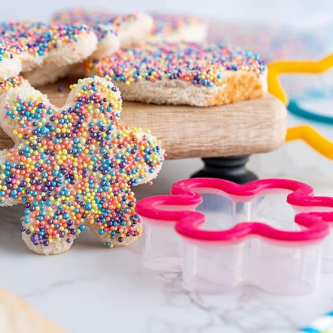 Wilton Comfort Grip Cookie Cutter Set, Assorted, 4-Piece | 4-Piece Comfort-Grip Cookie Cutter Set with Cushioned Handle for Easy Cutting Through Rolled Dough, Fondant & Clay