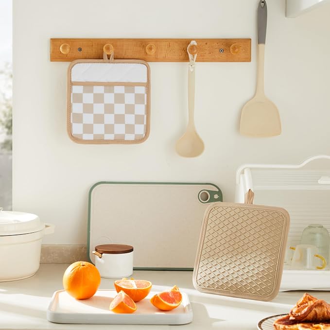 Ohocut Beige Checkered Pot Holder, Checkerboard Potholders for Kitchen, Silicone Pot Holders with Pocket for Kitchen Clearance 2 Pack Set, Hot Pads and Oven Mitts for Cooking Baking