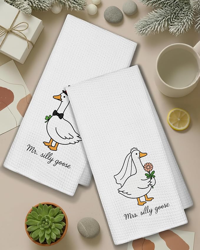 Funny Bride and Groom Goose Kitchen Towels, Wedding Newlyweds Gifts for Couples Dish Tea Towels for Kitchen Decor, Just Married Gifts Decorative Hand Towel for Bathroom, 16x24 Inch Set of 2