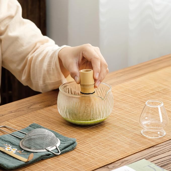 Matcha Bowl with Spout, 500 ml/18 oz Glass Matcha Mixing Bowl, Japanese Ceremonial Matcha Chawan for Matcha Powder/Salad/Fruit/Soup/Tea