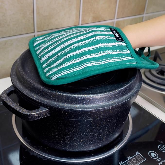 Alselo Silicone Pot Holders Set of 3 Heat Resistant & Non Slip Potholders | Professional Oven Hot Pads with Pockets Mitts for Kitchen Cooking Baking Barbecue (Emerald Green, 3)