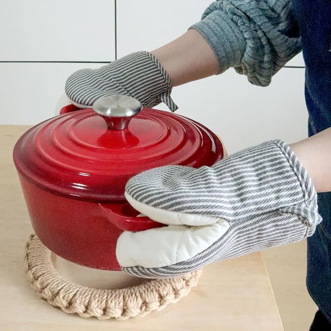1 Pair Mini Oven Mitts,High Heat Resistant Oven Gloves,Kitchen Short Oven Mit with Hanging Loop for BBQ, Baking, Cooking and Grilling, (Gray)
