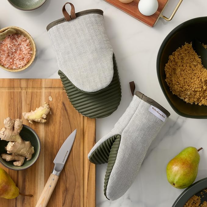 KITCHENAID® Evergreen Design Series Herringbone Ribbed Soft Silicone Mini Oven Mitts 2-Pack Set, Heat Resistant up to 500°F, Flexible & Waterproof, Deep Forest Green, 5.5"x9"