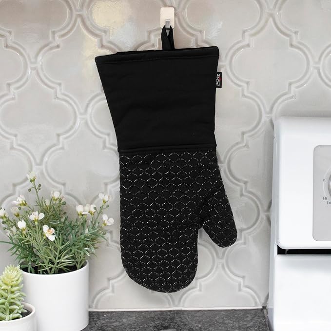 All-Clad Premium Ogee Silicone Printed Oven Mitt: Heat Resistant to 500 Degrees - 100% Cotton and Silicone, 14"x7" Oven Mitt for Kitchen and Barbeque, 2-Pack, Black