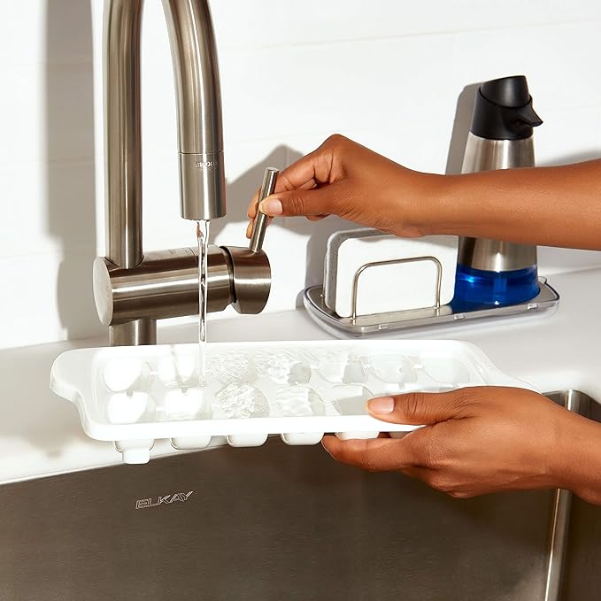 OXO Good Grips Flexible Ice Cube Tray with Lid - 2 Pack, Blue & White | Spill-Proof Lid, Freezer Storage, Kitchen Accessory, Twist To Release, Easy For Stacking, Dishwasher Safe
