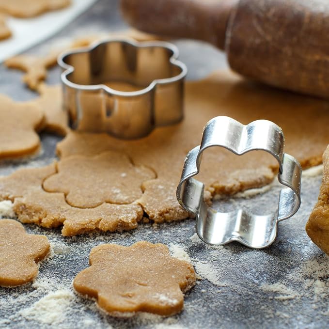 FUSOTO 6PCS Flower Cookie Cutter Set, 3 Inches Flower Shaped | Cookie Cutter-Daisy, Tulip, 3 Shaped of Flower, Butterfly, Stainless Steel Cookie Cutters, Baking Tool for Homemaking Cookie