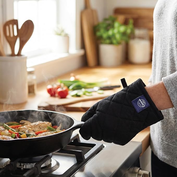 Encasa XO Oven Mitts and Pot Holders Set, Heat Resistant Cotton | Full Black, Diamond Quilted | Non-Slip Grip | Microwave & Oven Safe | Hanging Loop | Machine Washable | Set of 2