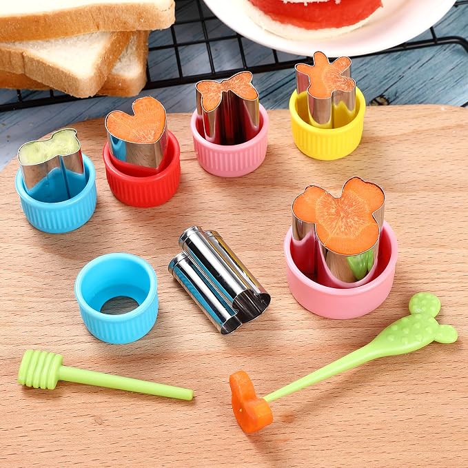 Elfkitwang Minnie Themed Cookie Cutters Set,Minnie Head Cartoons Shapes Cookie Cutter for Kids Sandwich Cakes Biscuits Vegetables Fruit Cutters Baking Mold(Assorted Sizes)