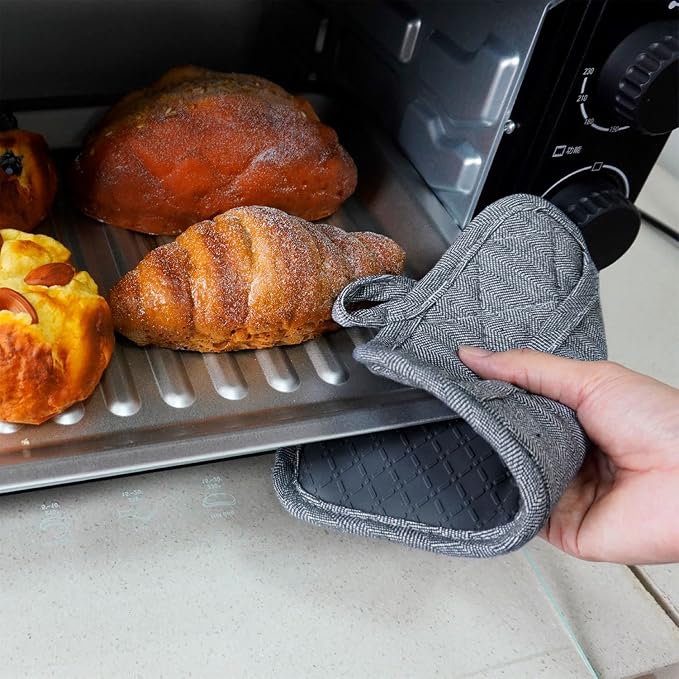 Pot Holders Yarn-Dyed Set of 3 Non Slip Silicone Kitchen Lines | Heat Resistant 500℉ Kitchen Gloves BBQ Cooking Baking Women Men Cooking Barbecue Microwave Machine Washable (Gray Potholders)