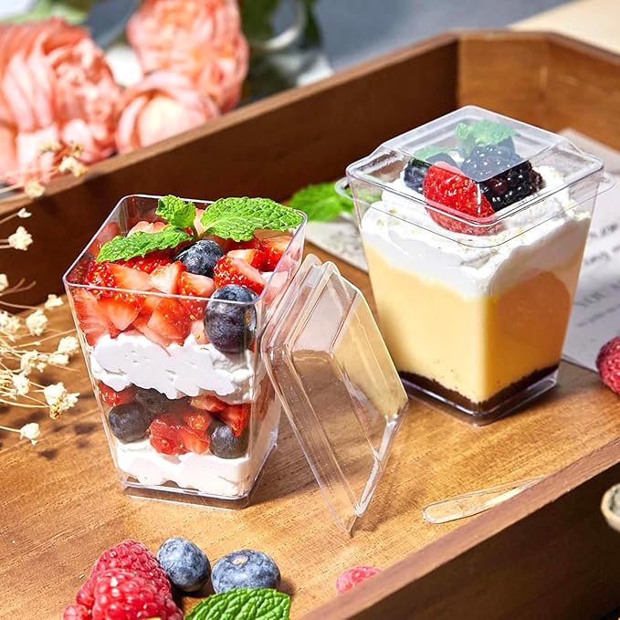 mwellewm 400 Pcs Dessert Cups with Lids and Spoons, 5 OZ Parfait Cups 3 OZ Plastic Desert Cups Clear Mini Shooter Cups for Party Reusable Small Appetizer Serving Fruit Cup Ice Cream Cake Pudding