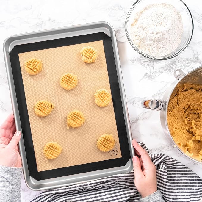 Zulay Kitchen Silicone Baking Mat Sheet Set (3 sizes) - Reusable Baking Mat Nonstick - Half Sheet Baking Mat For Oven (Black, 3 Pack)