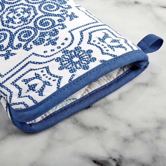 Martha Stewart Strie Medallion Oven Mitt 2-Pack Set, Navy Blue, 7"x13"