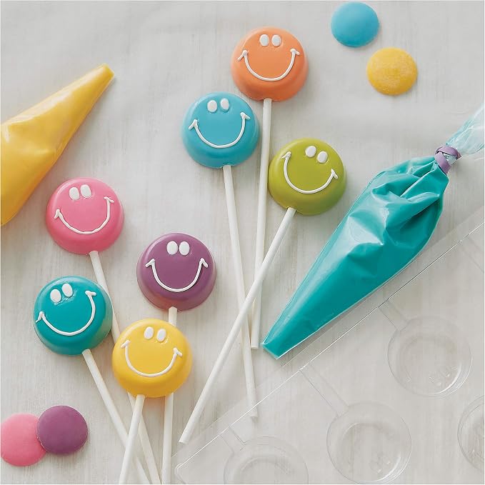 Wilton Disposable Candy Melts Piping Bags, 12-Count | Pre-Cut Single-Use Bags for Candy Melts & Chocolate Drizzling, No Cleanup Required, Perfect for Cake Pops & Treat Decorating