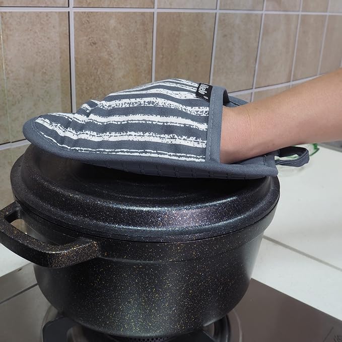 Alselo Silicone Pot Holders Set of 3 Heat Resistant & Non Slip Potholders | Professional Oven Hot Pads with Pockets Mitts for Kitchen Cooking Baking Barbecue (Grey 3)