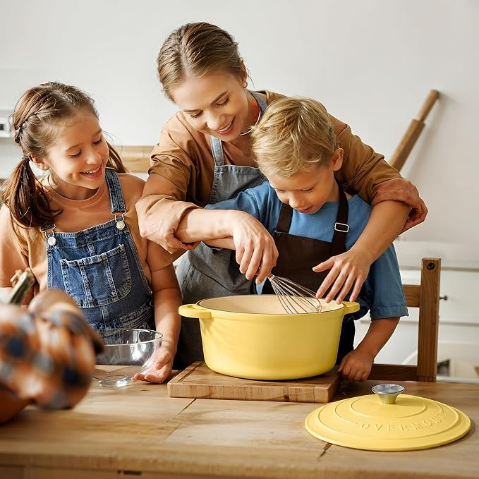 Overmont Enameled Cast Iron Dutch Oven - 5.5QT Pot with Lid Cookbook & Cotton Potholders - Heavy-Duty Cookware for Braising, Stews, Roasting, Sourdough Baking Goose Yellow