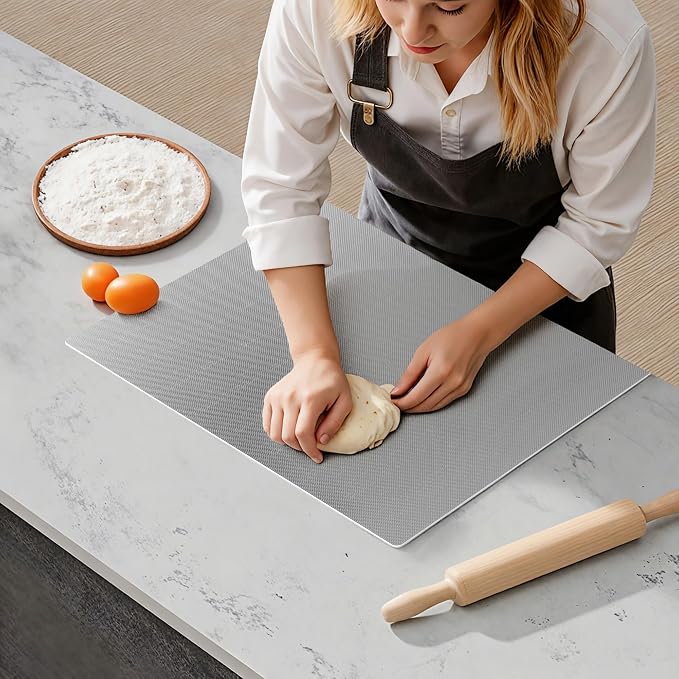 Stainless Steel Cutting Board, 15" x 11" Chopping Board for Kitchen, Metal Cutting Board with Lip & Non-Slip Pad, Easy to Clean, 40 x 30 cm