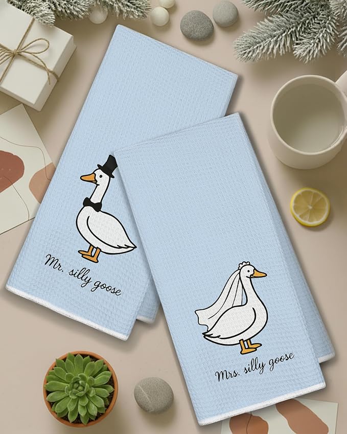 Funny Mr and Mrs Goose Blue Kitchen Towels 16x24 Inch, Wedding Gifts for Couples Newlyweds Dish Tea Towels for Kitchen Decor, Just Married Gifts Decorative Hand Towel for Bathroom, Set of 2