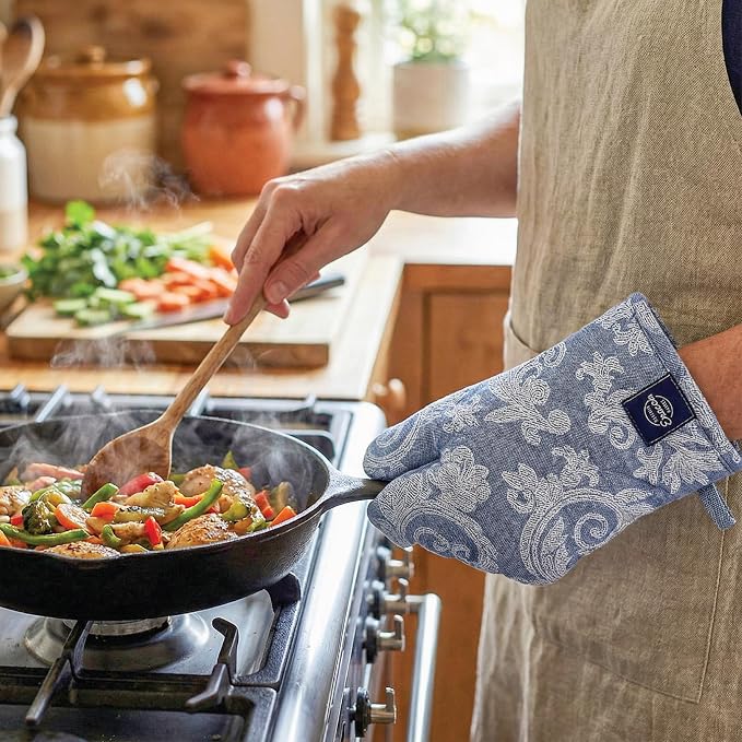 Encasa XO Oven Mitts and Pot Holders Set, Heat Resistant Cotton | Floral Blue, Diamond Quilted | Non-Slip Grip | Microwave & Oven Safe | Hanging Loop | Machine Washable | Set of 2