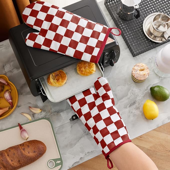 Ohocut Red Checkered Oven Mitts Heat Resistant, Vintage Retro Checkerboard Cute Oven Mitts, Non-Slip Silicone Kitchen Oven Gloves, 2-Pack Set, 7''x13''