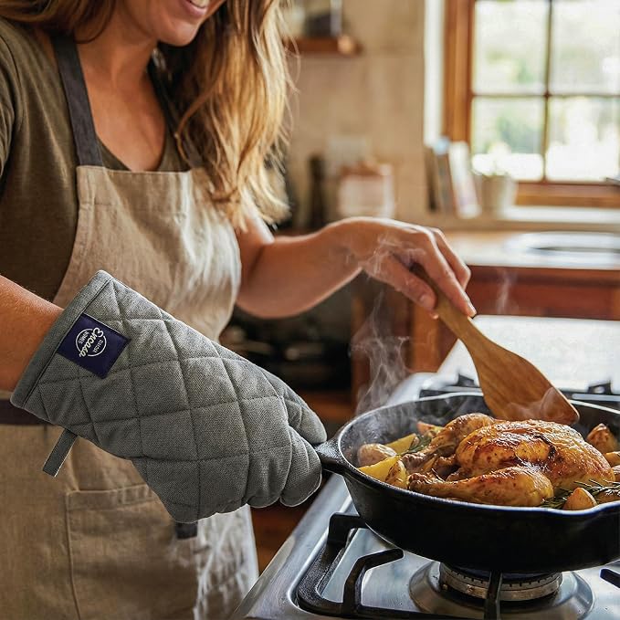 Encasa XO Oven Mitts and Pot Holders Set, Heat Resistant Cotton | Grey, Diamond Quilted | Non-Slip Grip | Microwave & Oven Safe | Hanging Loop | Machine Washable | Set of 2