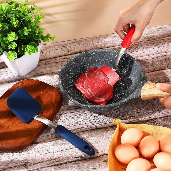 Silicone Cookie Spatula Turner 2 Pack Mini Brownie Spatula Flexible Kitchen Small Silicone Turner for Nonstick Cookware Heat Resistant No Scratch Flipper for Egg(Solid Flat,Red,Blue)