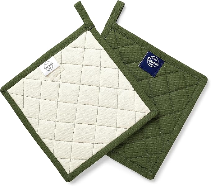 Encasa XO Pot Holders, Quilted Kitchen Hot Pads 8"x8" Leaf Green | 100% Heavyweight Cotton | Quilted Insulation | Multipurpose Trivets & Hot Pads | Hanging Loop | Set of 2