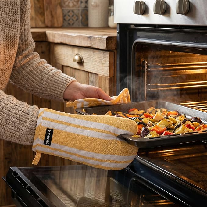 Encasa XO Oven Mitts and Pot Holders Set, Heat Resistant Cotton | Franca Yellow Stripes, Diamond Quilted | Non-Slip Grip | Microwave & Oven Safe | Hanging Loop | Machine Washable | Set of 2