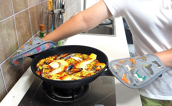 Pot Holders with Transparent Clear Silicone Shell and Nice Dog Flower | Cotton Lining Set of 2 Potholders Heat Resistant to 500 F Kitchen Oven Gloves for Cooking (Grey Dog, Potholders)