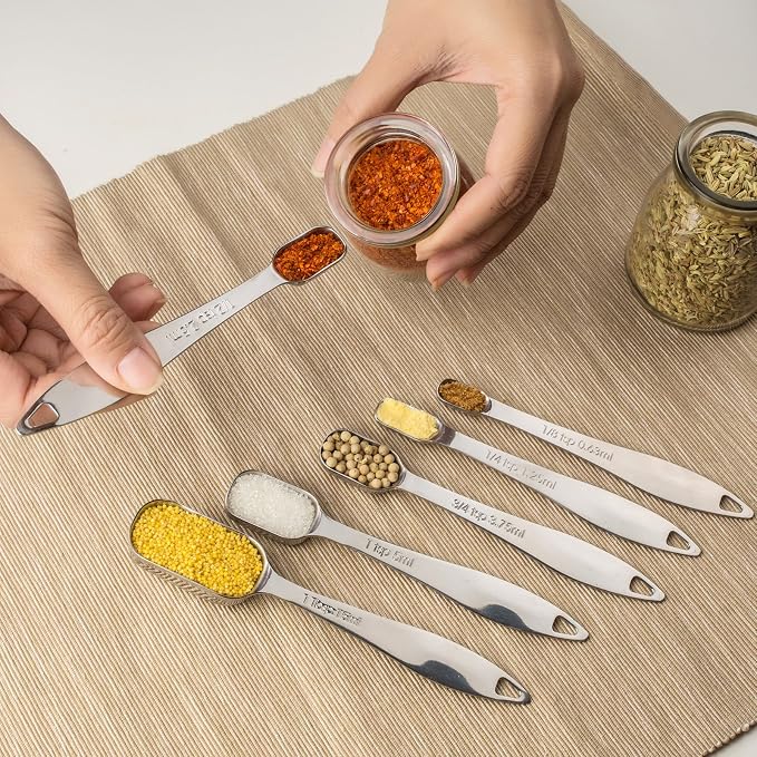6-Piece 18/8 Stainless Steel Measuring Spoons Set, Silver | Six Engraved US and Metric Sizes From 1/8 TSP to 1 Tbsp Fit Narrow Spice Jars and Stay Together On an O-shaped Ring