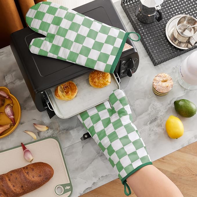 Ohocut Green Checkered Oven Mitts Heat Resistant, Vintage Retro Checkerboard Cute Oven Mitts, Non-Slip Silicone Kitchen Oven Gloves 1 Pair 7''x13''